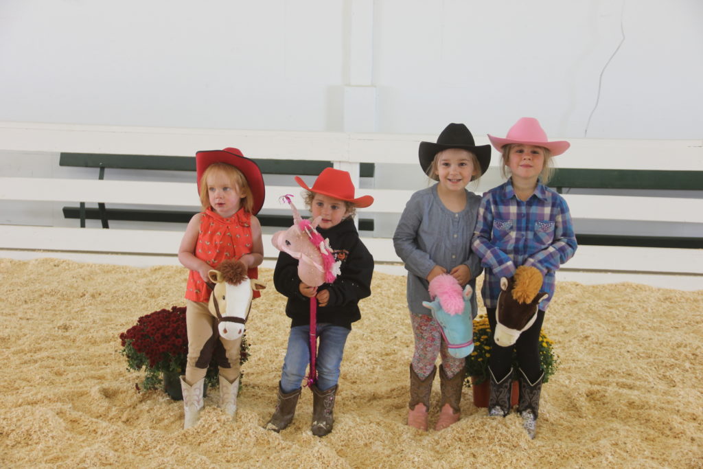 Stick horse contestants